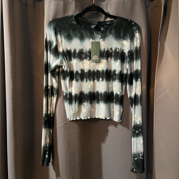 wild fable Tops - NWT Wild Fable Acid Wash Long Sleeve Crop